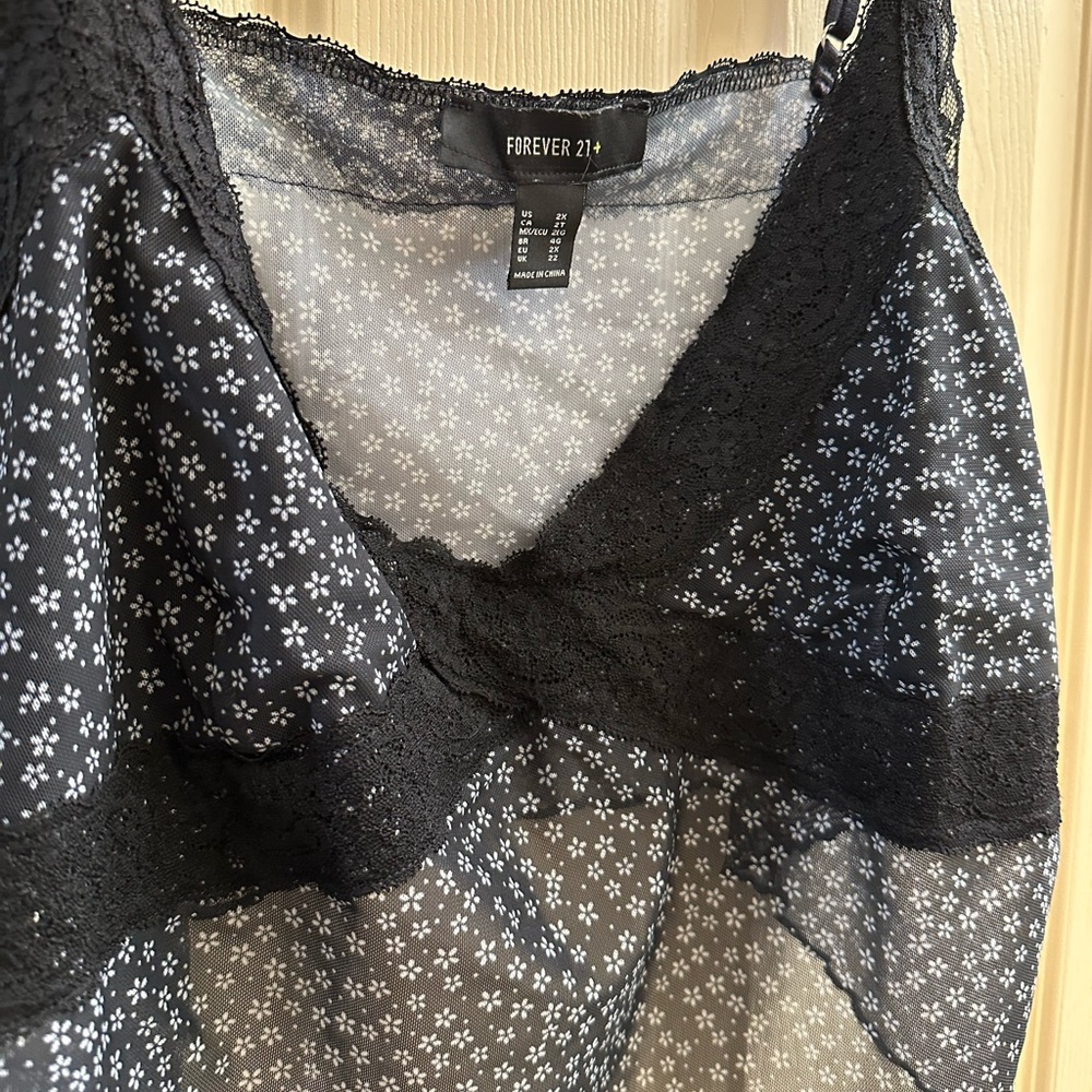 F21+ Floral Lace Camisole - Picture 4 of 4